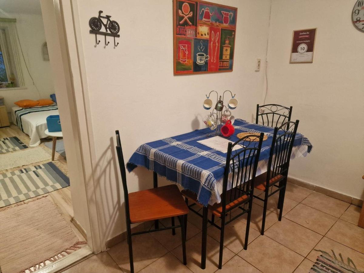 Kerékpáros és Zarándok Vendégház Apostag Exterior foto